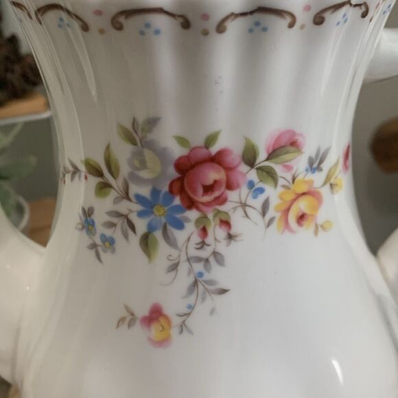 Vintage Royal Albert Bone China England Floral Jubilee Rose Coffee Pot - Picture 4 of 17